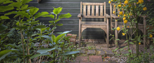 Pfadfinder für den Garten: Wie befestige ich meine Wegeleuchten?