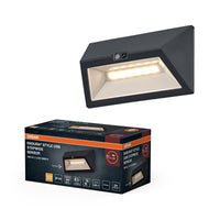OSRAM Außenwandleuchte, Dark Grey, 1,5 W, 110 lm, 3000 K, 55° Abstrahlwinkel, 25. 000 h Lebensdauer, IP44, PIR-Bewegungsmelder, USB-C-Ladefunktion